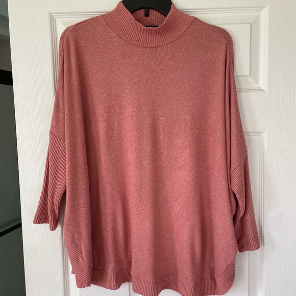 Women’s Mockneck Sweater - Size M - Picture 1 of 4